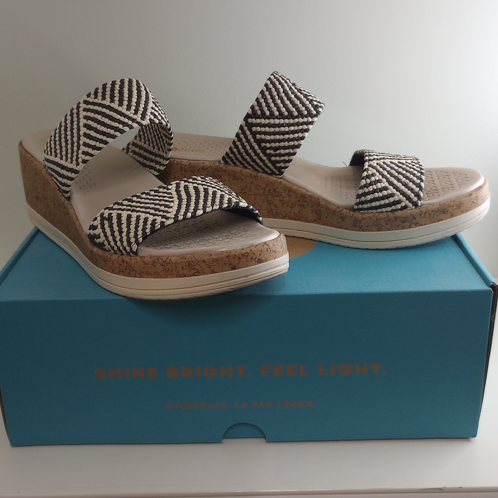 Women's Causal Wedge Sandals With Black + White Woven Straps - Like New! - Picture 7 of 7